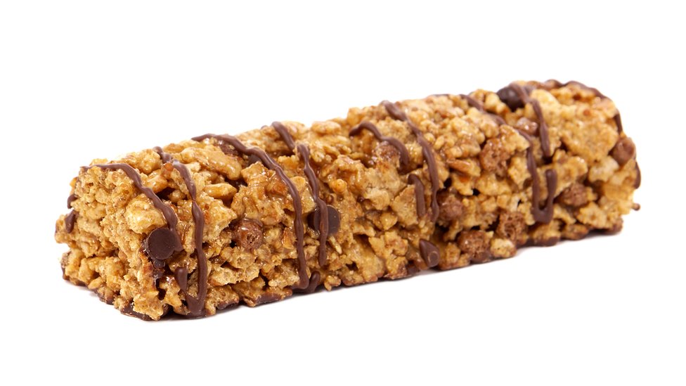 Cavar sobrevivió con únicamente dos barritas de cereales y chocolate. Una barrita energética