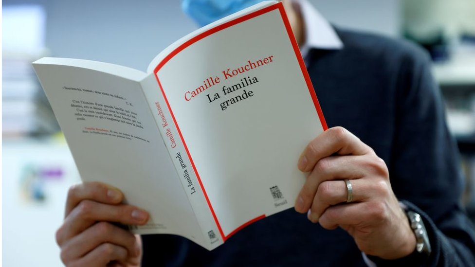 Camille Kouchner'in 'Büyük Aile' kitabı