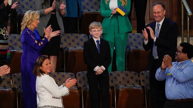 El niño Joshua Davis de Midlothian, Virginia, aplaudido durante el discurso del Estado de la Unión