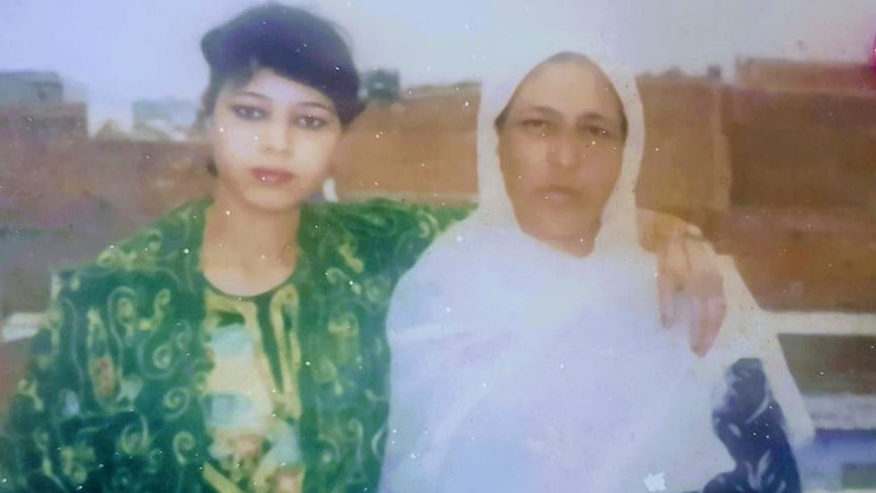 Nabila e a mãe