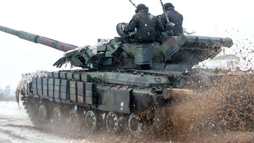 دبابة أوكرانية في منطقة خاركيف، في 10 فبراير/شباط 2022