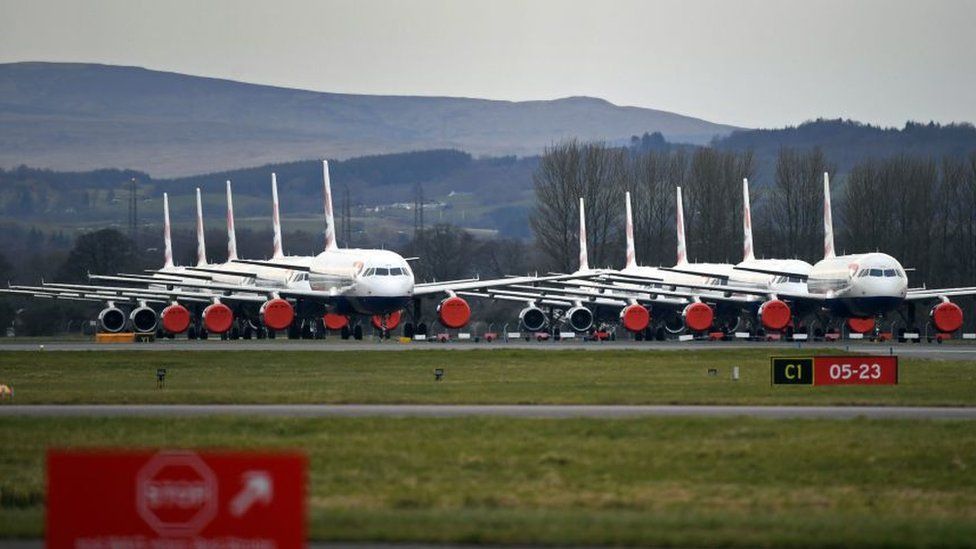 Actualmente hay unos 17.000 aviones estacionados en aeropuertos en el mundo.