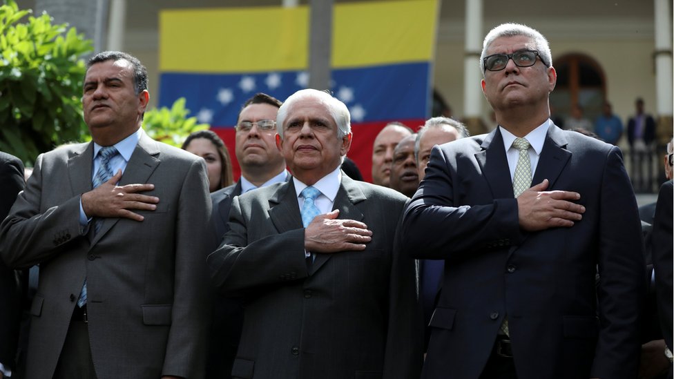 La nueva directiva de la Asamblea Nacional de Venezuela: Julio César Reyes, Omar Barboza (centro) y Alfonso Marquina. Julio César Reyes, Omar Barboza y Alfonso Marquina.
