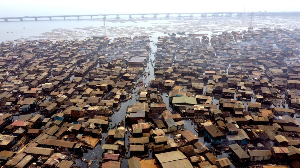 Nigeria housing: 'I live in a floating slum' in Lagos - BBC News