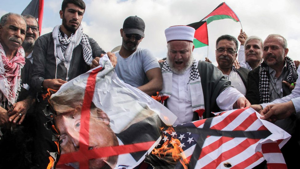 La decisión de Trump de mudar la embajada de Estados Unidos en Israel a la ciudad de Jerusalén causó grandes protestas en el mundo árabe.