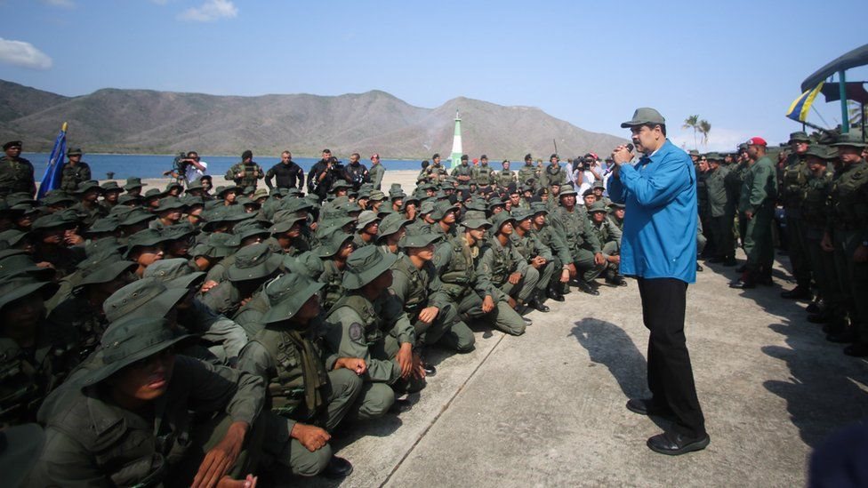 أزمة فنزويلا: مادورو يحذر من مغبة حرب أهلية