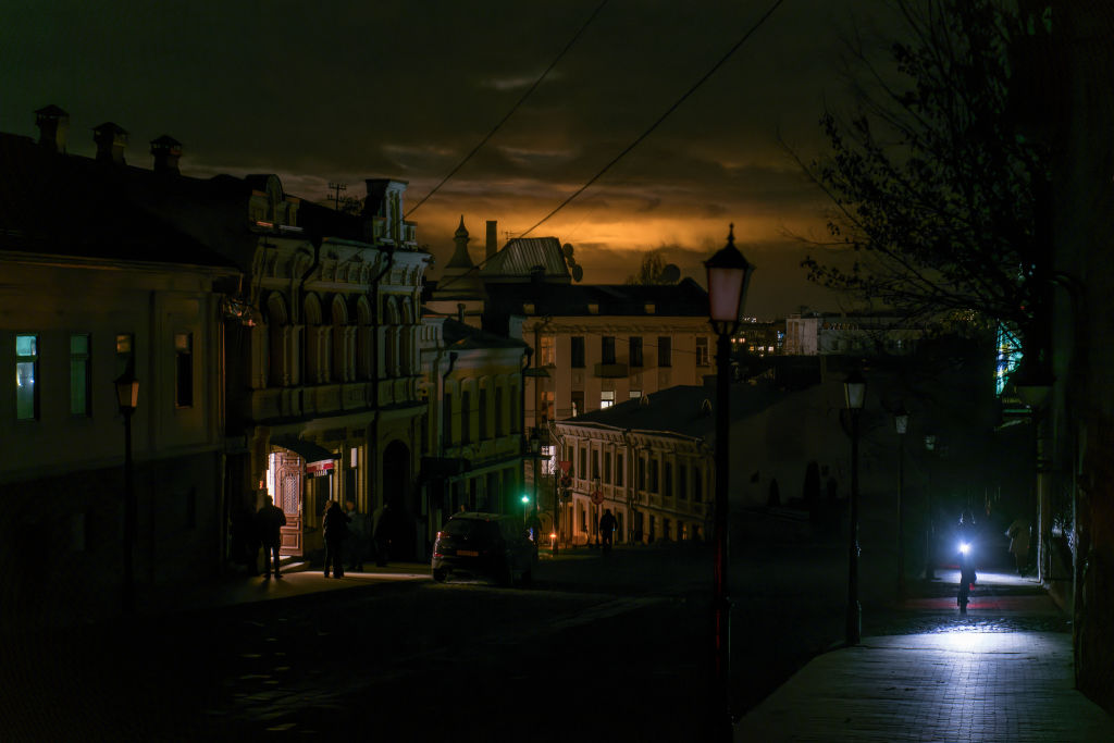 The Podil district of Kyiv in darkness after a Russian attack on energy infrastructure (11 Nov)