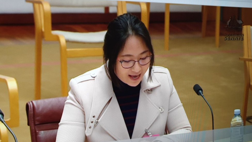 姜雲此前在議會質詢中談到她的社區研究。