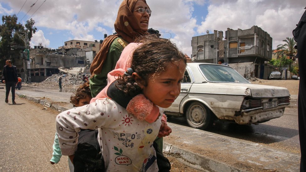 Palestinians flee Rafah following Israeli army evacuation orders. Photo: 6 May 2024
