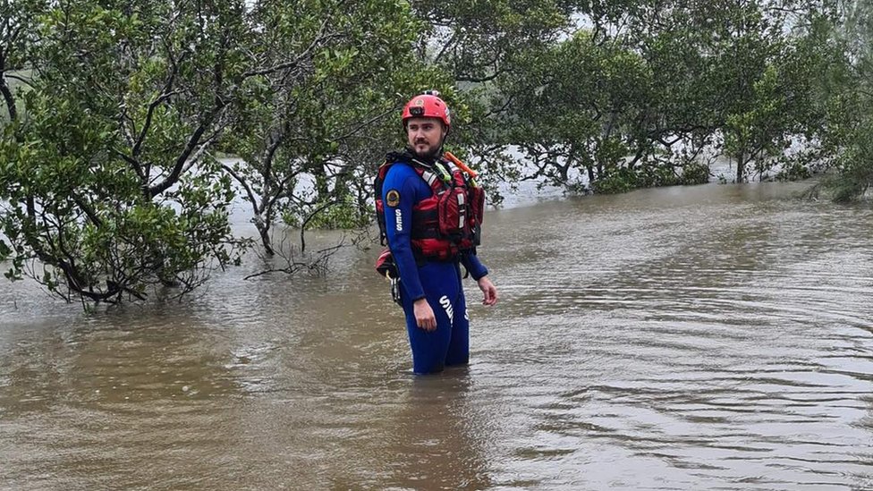 Australia storms: Floods spark evacuation warnings for NSW towns