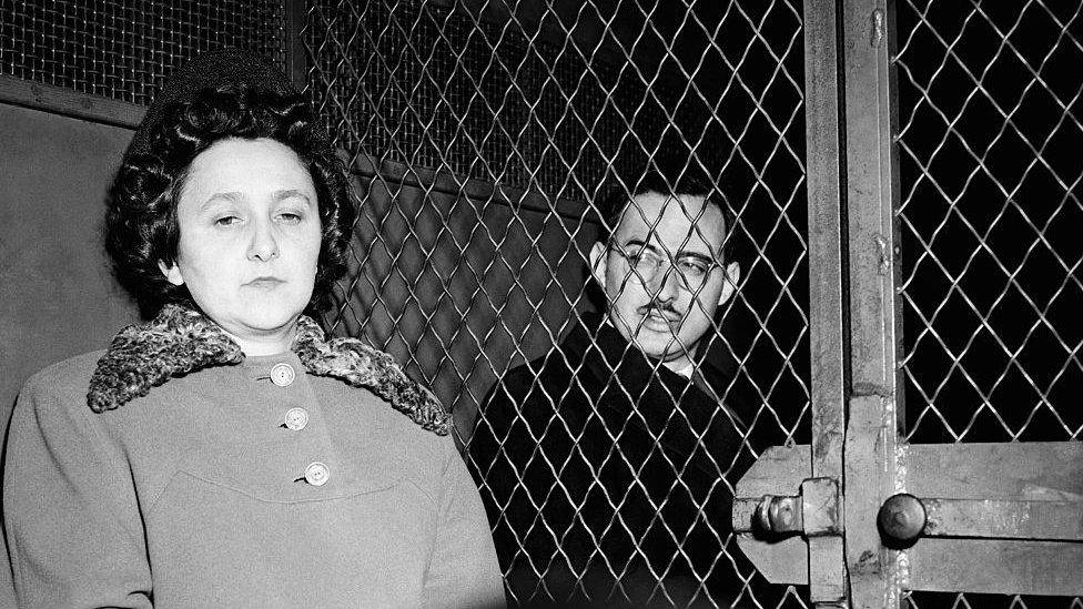 El matrimonio Rosenberg durante su detención.