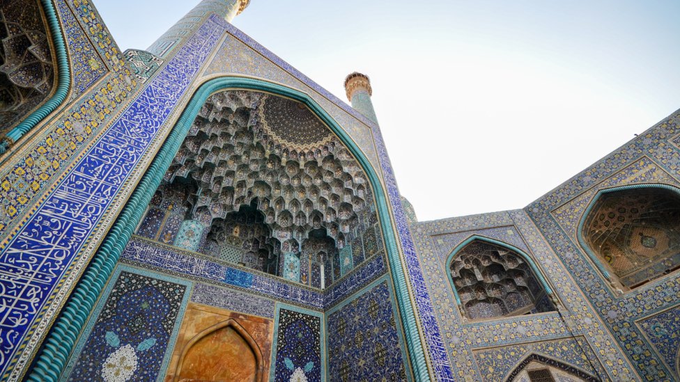 Изразцовая архитектура мечети Имама в Исфахане