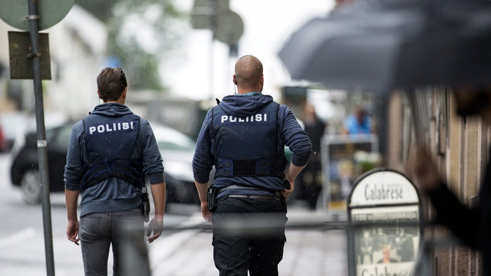 Финская полиция после теракта в Турку в 2017 году