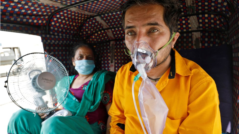 Paciente com oxigenio na India