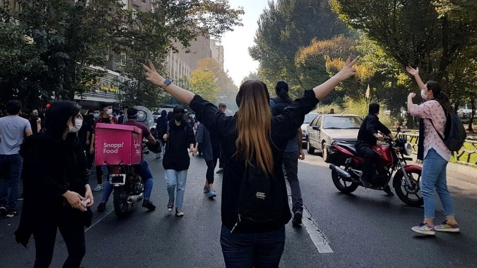 伊朗女性在抗議前線