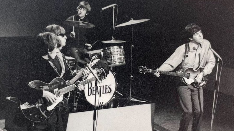 アート・デザイン・音楽 Beatles Photographs from the Set of Help The Beatles: Photographs from the Set of Help!: Lari, Emilio