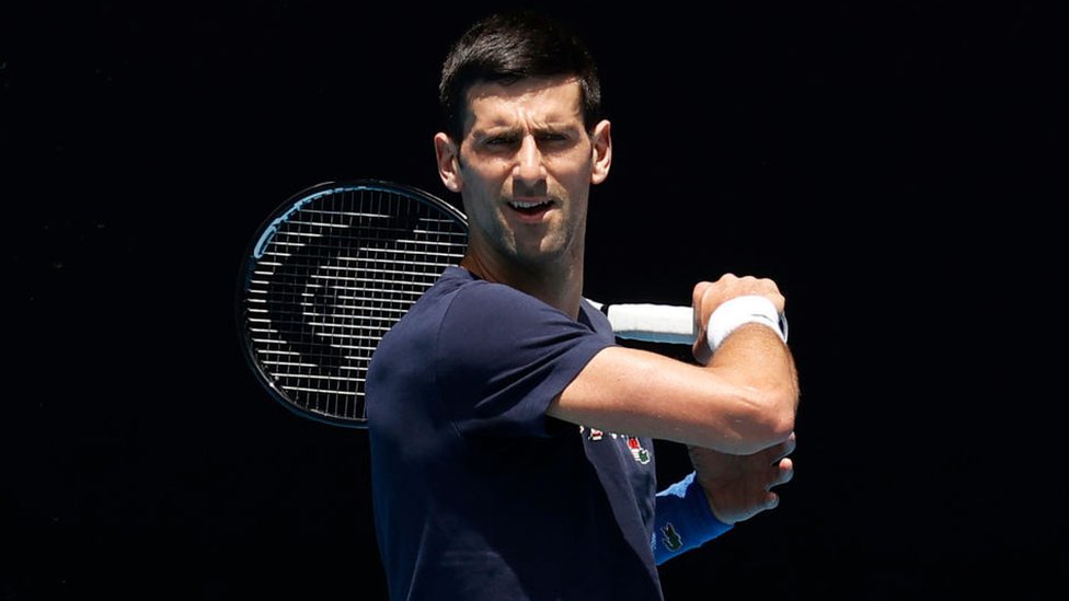 Novak Djokovic entrenando en Australia este 12 de enero en Melbourne.