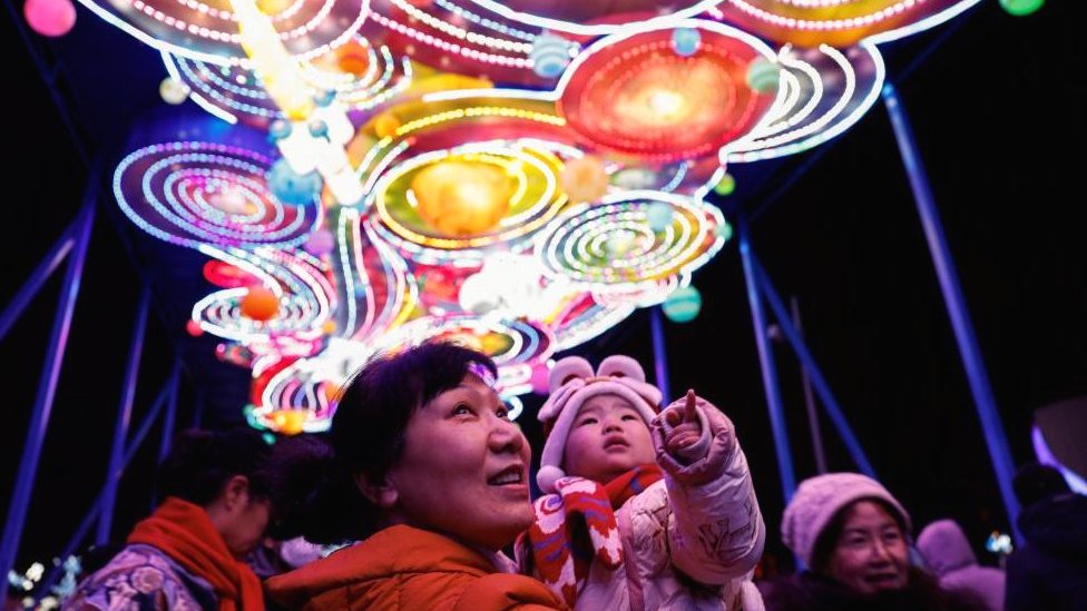 Lantern Festival sparks colourful celebrations