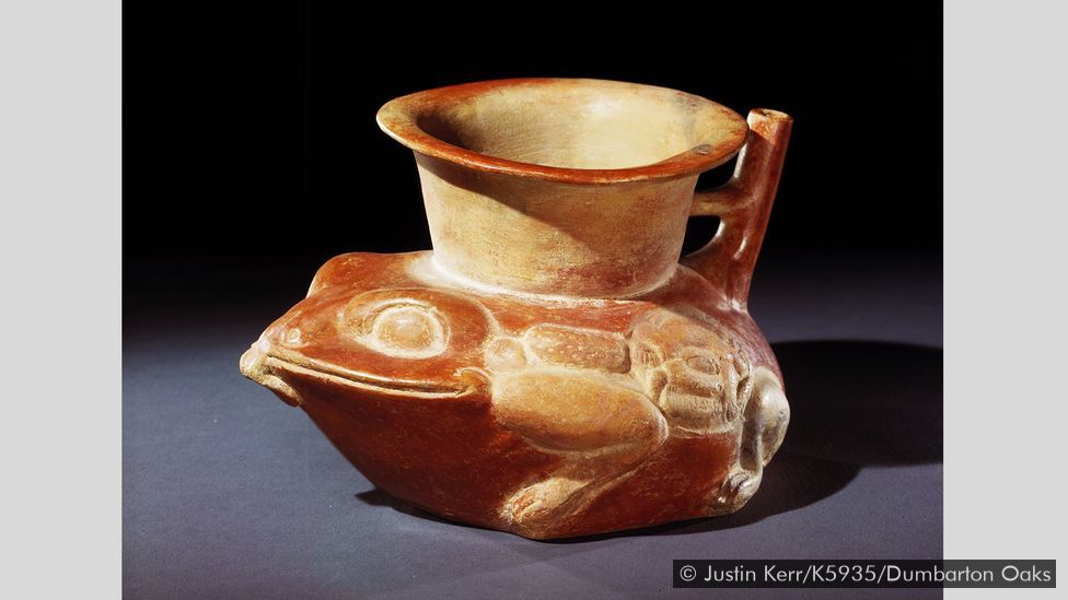 Una vasija maya con forma de sapo de caña