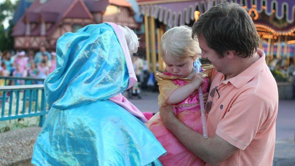 Un estudio halló que en niñas de dos años de edad la exposición a las princesas de Disney se asocia con un comportamiento femenino mucho más próximo a los estereotipos.