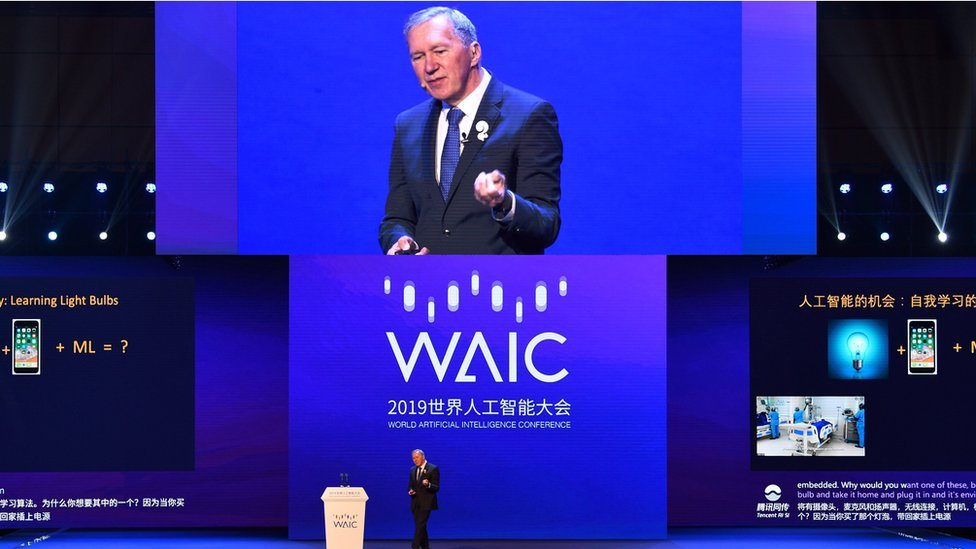 2019年8月，湯姆·米切爾在上海"世界人工智能大會"上發言