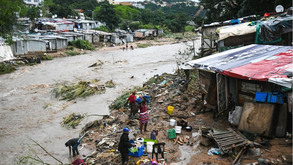 تضررت المستوطنات العشوائية بشدة من جراء الفيضانات في منطقة ديربان