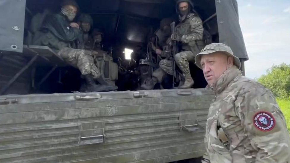 Ukraine war: Wagner detains Russian officer over drunk attack