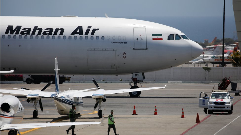 El avión de Mahan Air llegó al aeropuerto Simón Bolívar de Maiquetía, que sirve a Caracas, en torno al mediodía de este lunes.