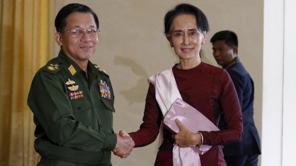 حافظ الجنرال هلينغ على نفوذ الجيش رغم انتقال ميانمار إلى الحكم المدني