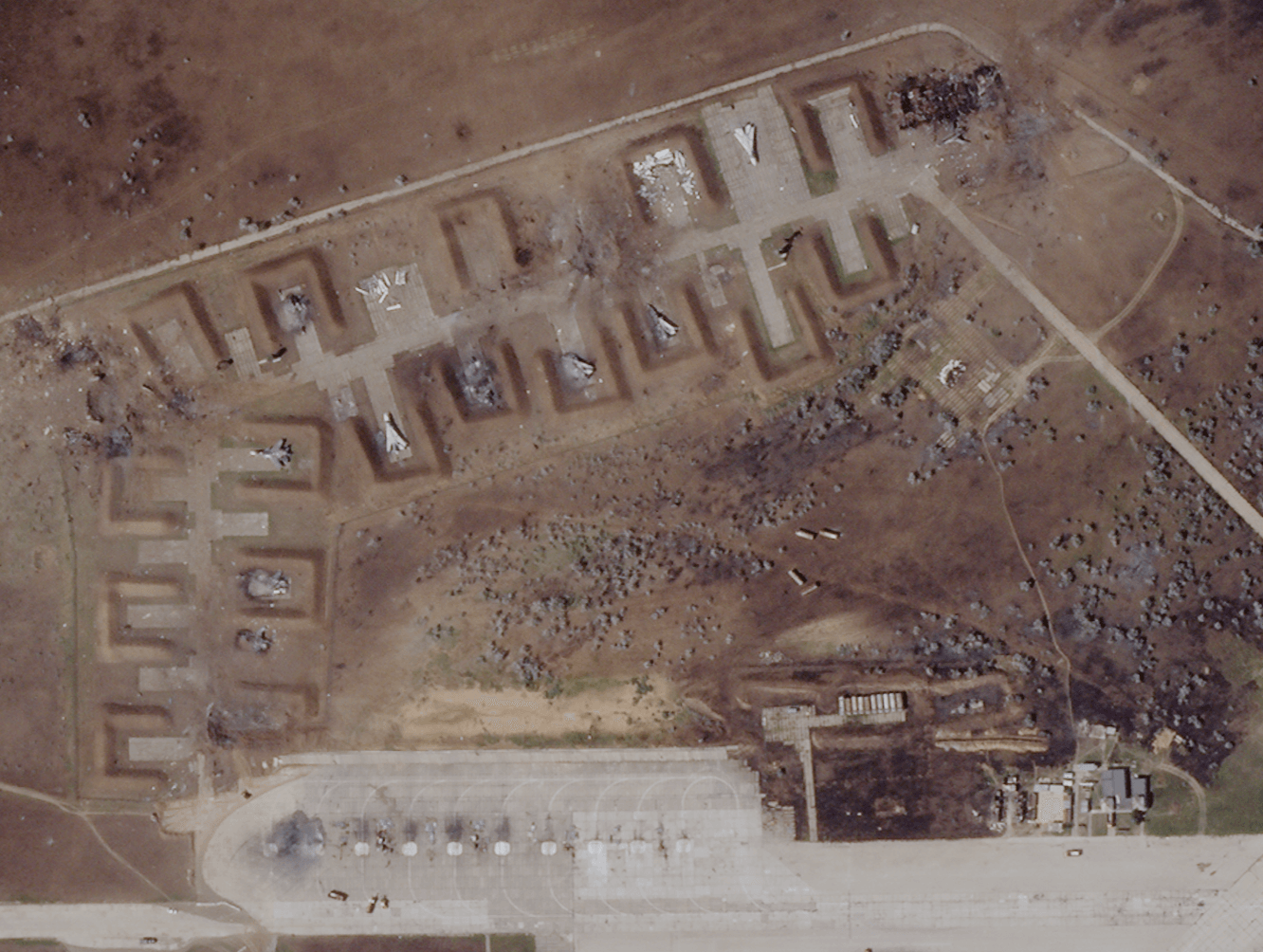 La base aérea de Saky el 10 de agosto, después de las explosiones.
