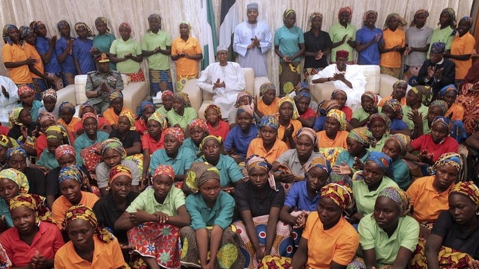 Nigeria Chibok abductions: What we know - BBC News