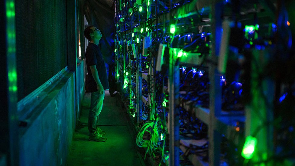 Advierten que el mayor riesgo está en las ofertas públicas iniciales de criptomonedas (ICO, en inglés) Joven