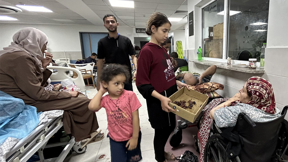 Pacijenti i izbegli u bolnici Al-Šifa u Gazi na fotografiji nastaloj 10. novembra