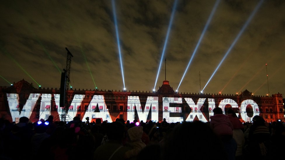 Un espectáculo de luces en el Zócalo de Ciudad de México