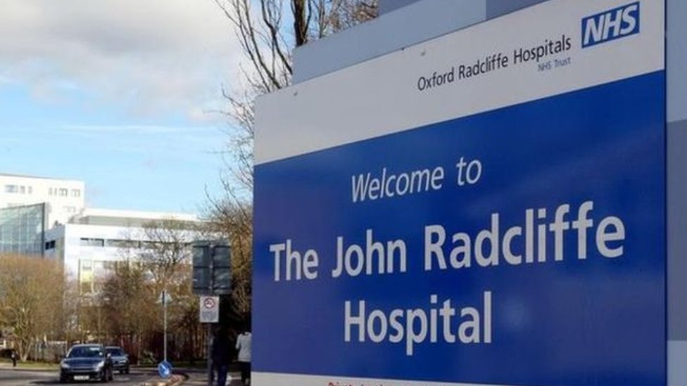 'Struggling' John Radcliffe Hospital offers neonatal nurses cash BBC News