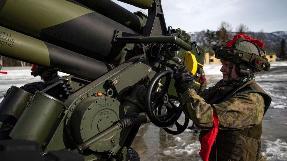 Forças finlandesas participaram de exercícios militares da Otan no mês passado