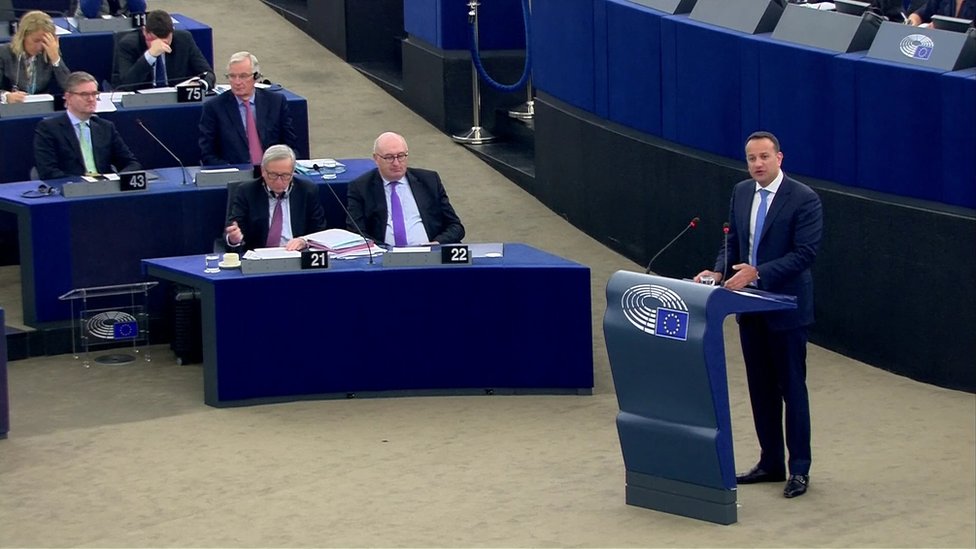Лео Варадкар обращается к Европейскому парламенту в Брюсселе