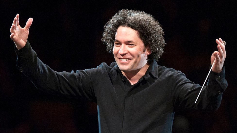 Durante años, Dudamel fue acusado de "chavista" o "tibio" por algunos sectores de oposición Venezuela. Gustavo Dudamel en escena.