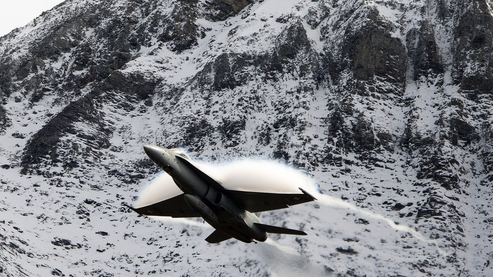 Швейцарский истребитель F / A-18 Hornet (файл-фото)