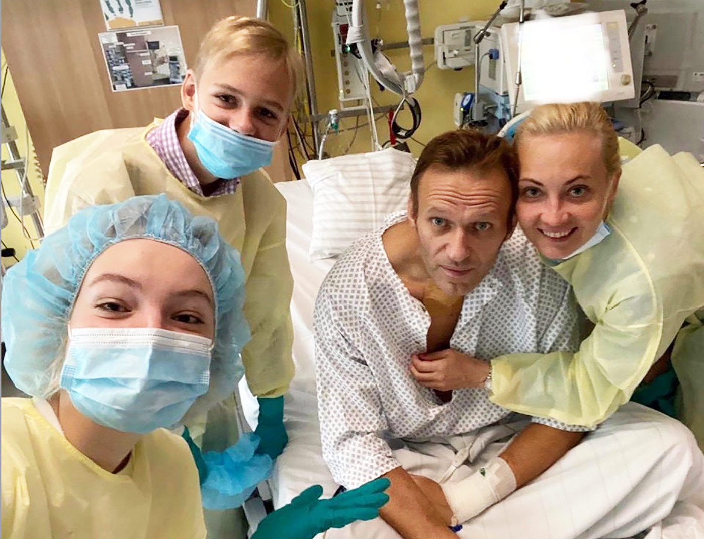 Navalny pictured with his family after treatment for the Novichok poisoning at Charite Hospital, Berlin, Germany - 15 Sep 2020