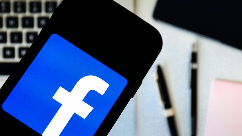 Facebook News will pay UK outlets for content in 2021