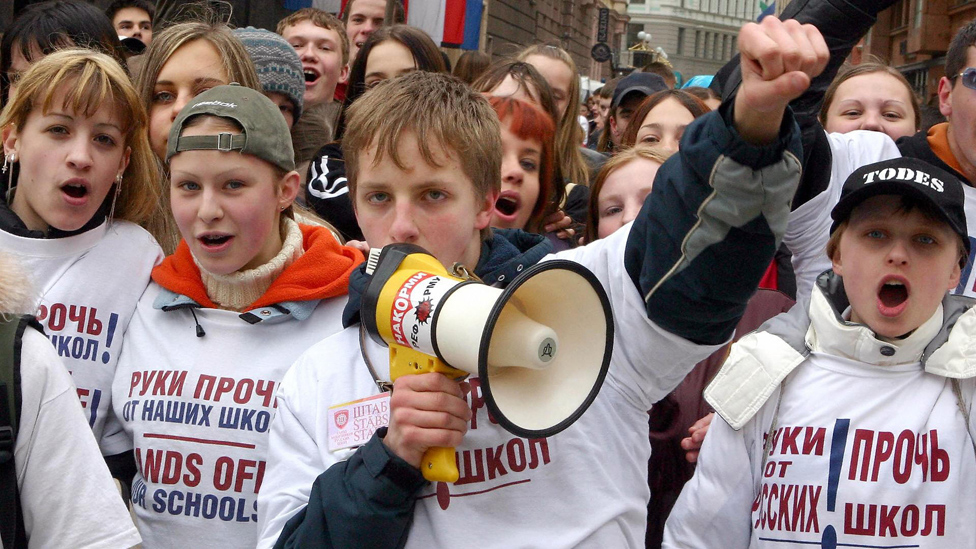 Russia threatens sanctions over Latvian language in schools