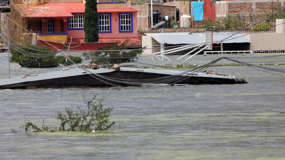 Los asentamientos ilegales en márgenes de ríos provocan la pérdida de vidas y viviendas. Inundaciones en Tixtla, Guerrero