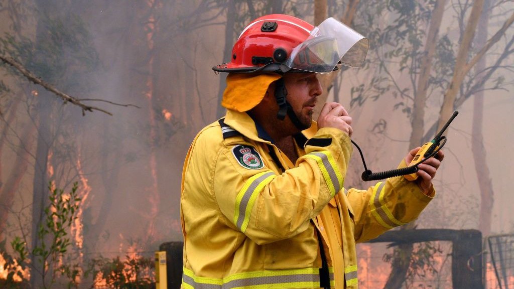 Australia fires: Does controlled really work? - BBC News