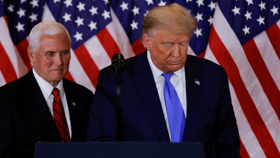 Presiden Trump (kanan) bersama Wapres Pence.