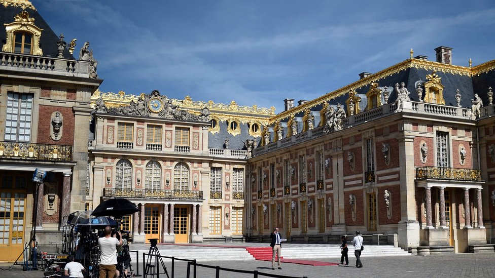 Версальский дворец, 29 17 мая