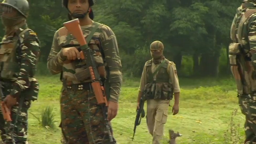 Индийские войска окружают деревню Трал (8 июля 2017 г.)