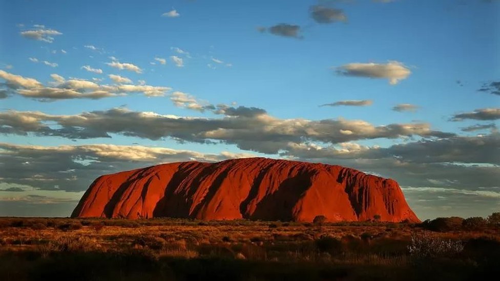 Uluru pada tahun 2013.