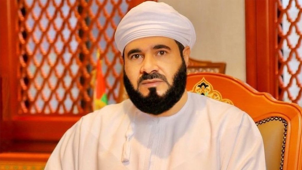 مكبرات المساجد: جدل في عُمان حول تعديلات وزارية تمنع استخدام سماعات المساجد الخارجية لغير الأذان 1 وزير الأوقاف العماني محمد بن سعيد المعمري