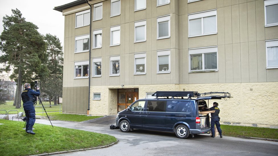 Policija pretražuje stan u predgrađu Stoholma. 1. decembra